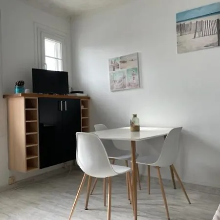 Proche Et Commerces *